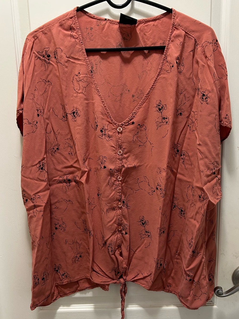 Disneyl Lady and the Tramp Rust Button-Front Short Sleeve Shirt with Knot Hem